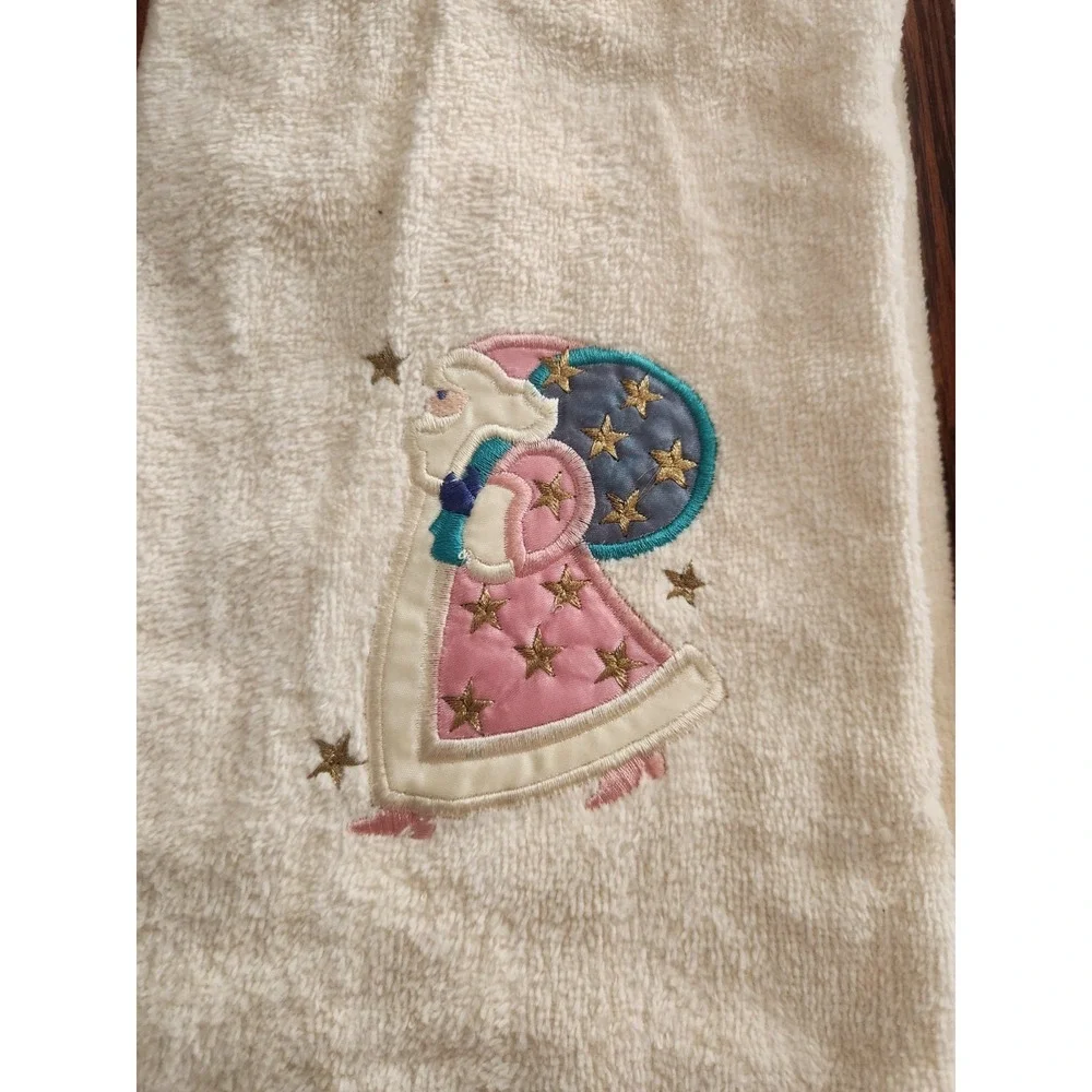 Saturday Knight Holiday 2 pc Hand Towel‎ Set Embroidered Pink Kitchy Christmas